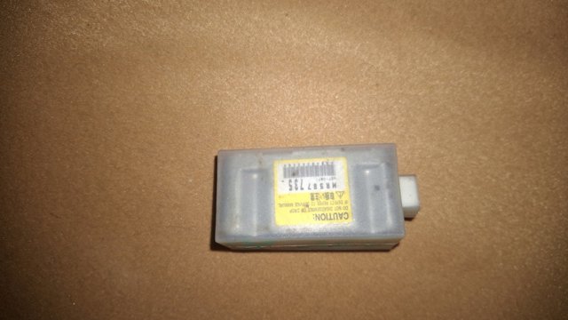 Датчик Айрбег передній MR587735 MITSUBISHI