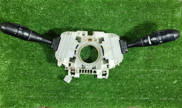 Перемикач підрульовий, в зборі MR979451 MITSUBISHI