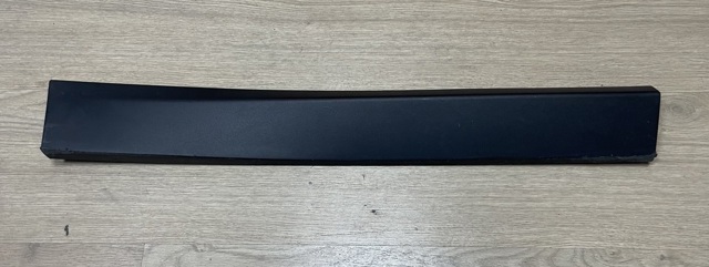 Молдинг задніх правих дверей 51137352094 BMW