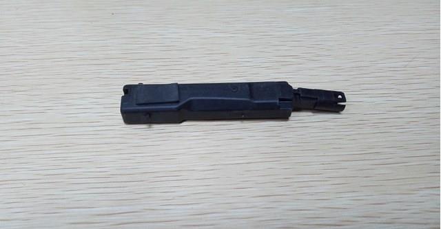 Кінцевий вимикач 8W0927754 VAG