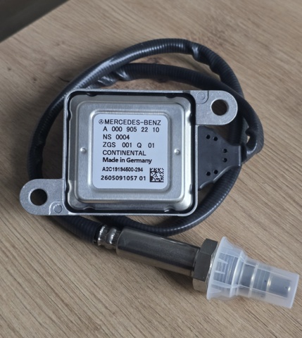 Датчик оксидів азоту NOX A0075420018 MERCEDES