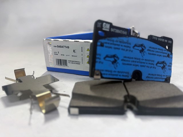 Колодки передні 84693645 GM