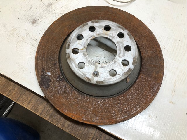 Диск заднього гальма Audi Q3