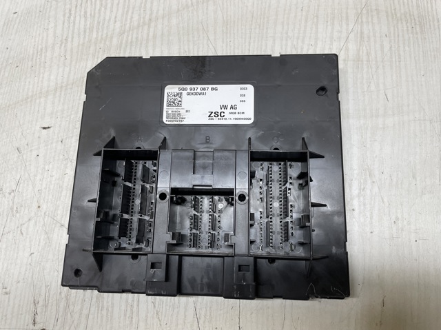 Блок комфорту 5Q0937087BG VAG
