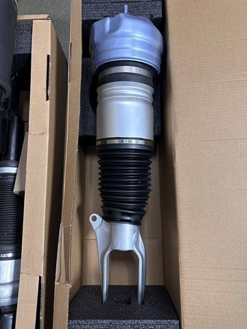 Стійка передня права 97034305217 PORSCHE