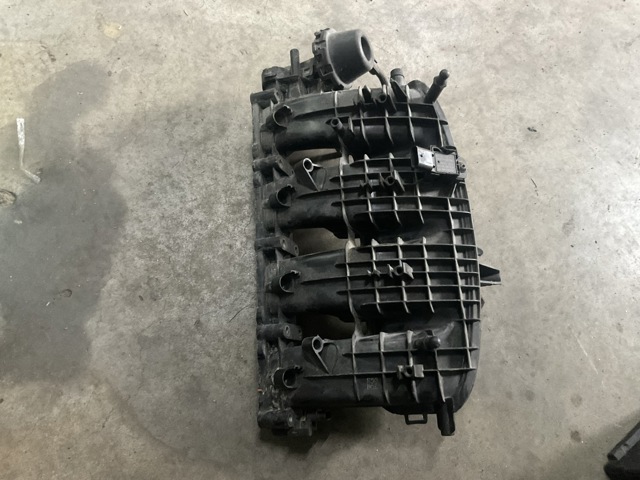 Колектор впускний 06L133201BB VAG