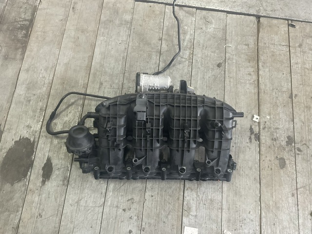 Колектор впускний 06L133201CM VAG