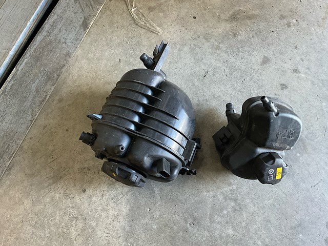 Водяний бачок системи охолодження 17138610653 BMW