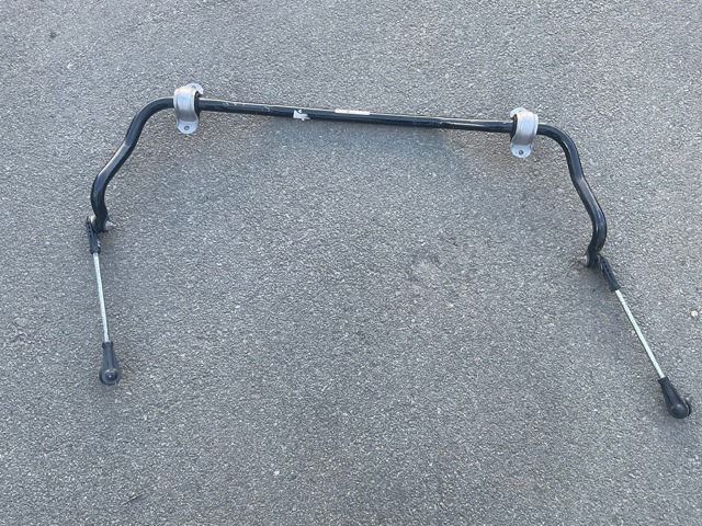 Стабілізатор передньої підвіски 31301543200 BMW