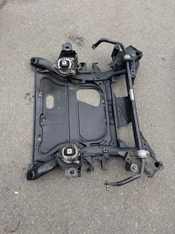 Стабілізатор передній 31356792130 BMW