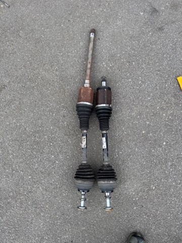 Привід передній лівий 31607597693 BMW