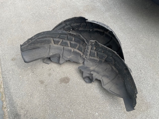 Підкрилок заднього крила, правий 32392144 VOLVO