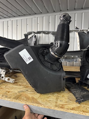 Корпус повітряного фільтра 4G0133838R VAG