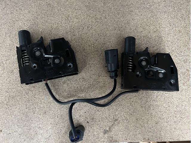 Замок кришки капота 4G0823509D VAG