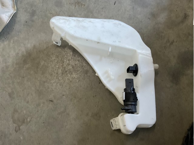 Бачок для омивайки 4G8955451E VAG