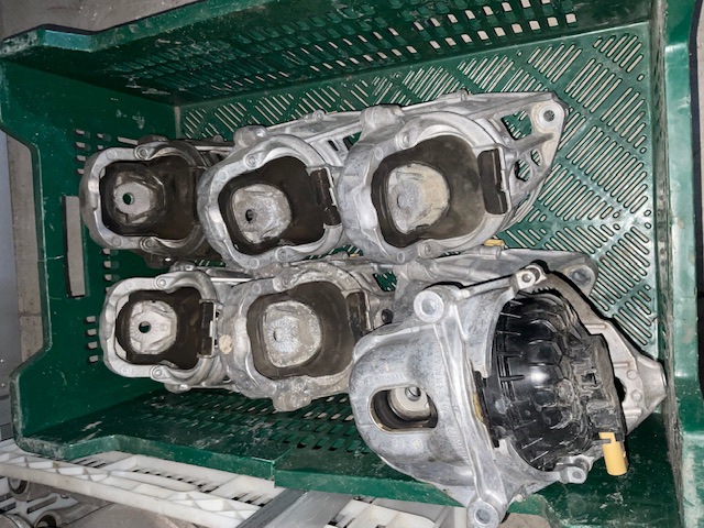 Ліва подушка двигуна 4M0199371FG VAG