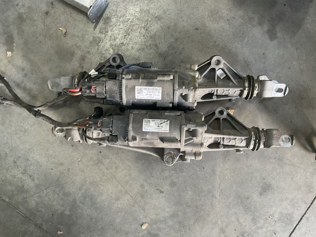 Рейковий рульовий механізм 4M0501055G VAG