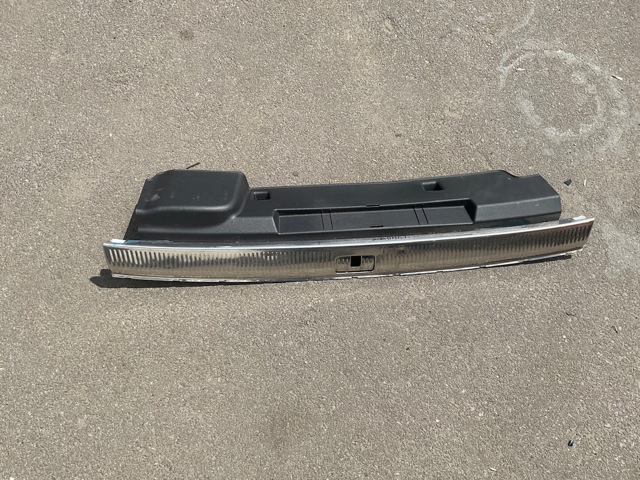 Облицювання задньої панелі багажника 4M0864483P4PK VAG