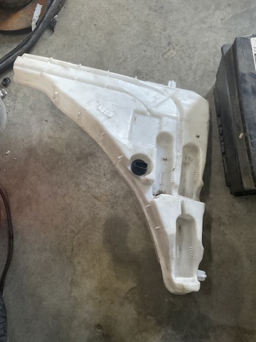 Бачок склоомивача 4M0955452B VAG