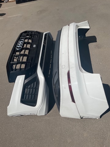 Буфер (бампер) задній 4M8807067AGRU VAG