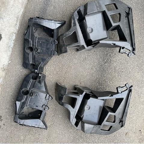 Кронштейн бампера заднього, зовнішній лівий 51127319829 BMW