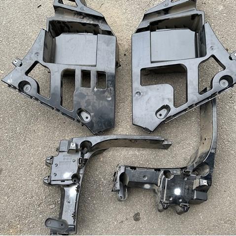 Кронштейн бампера заднього, правий 51128054020 BMW