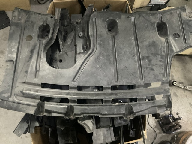 Накладка заднього скла 51717293610 BMW