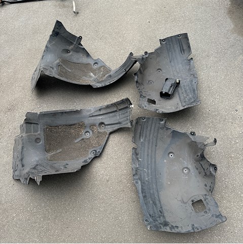 Підкрилок переднього крила, лівий передній 51717315729 BMW