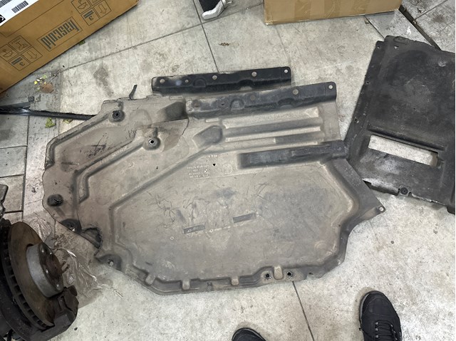 Захист днища, паливного бака 51757325391 BMW