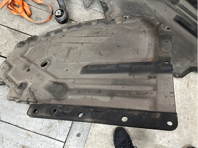 Захист днища, паливного бака 51757325392 BMW