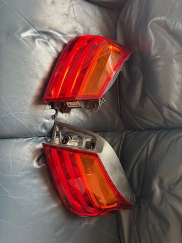 Фара задня права зовнішня 63217296098 BMW