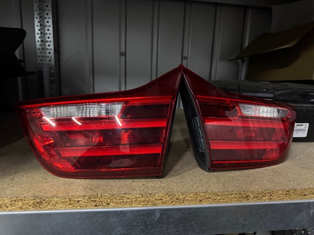 Задня ліва внутрішня фара 63217296101 BMW