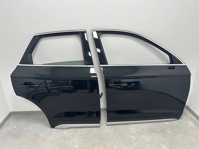 Двері пасажирські задні праві 80A833052CSTL VAG