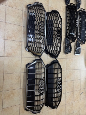 Решітка радіатора Audi Q3