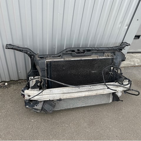 Швелер переднього бампера 8R0807113C VAG