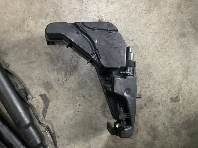 Бачок омивайки 8R0955453B VAG