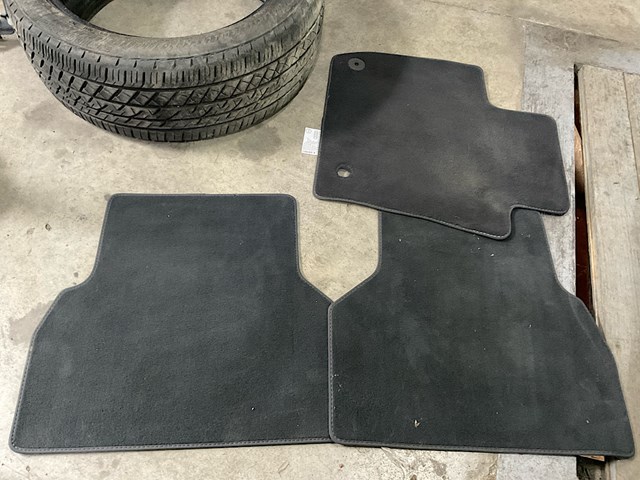 Комплект килимів 8U0864450AQA5 VAG