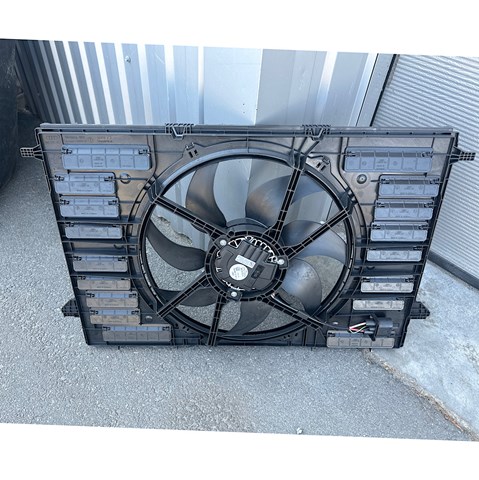 Кожух вентилятора 8W0121207 VAG