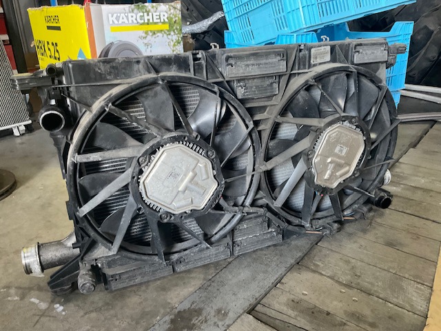 Дифузор вентилятора 8W0121207C VAG