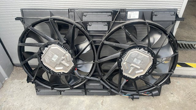 Облицювання рамки радіатора 8W0121207C VAG
