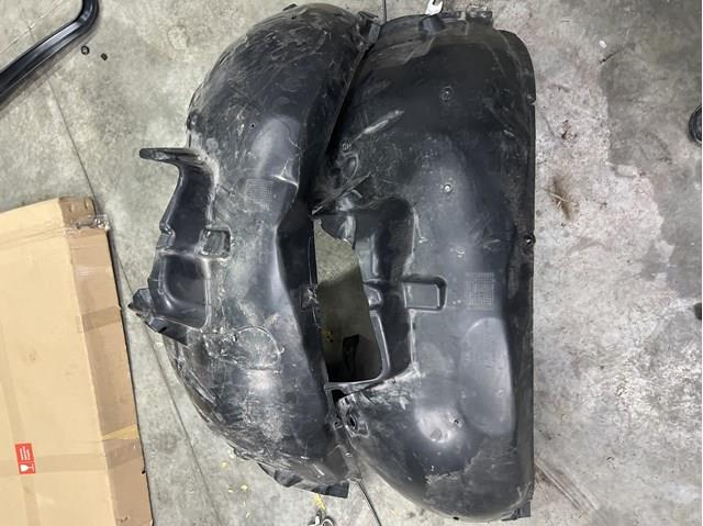 Підкрилок передній лівий 8W0821171G VAG