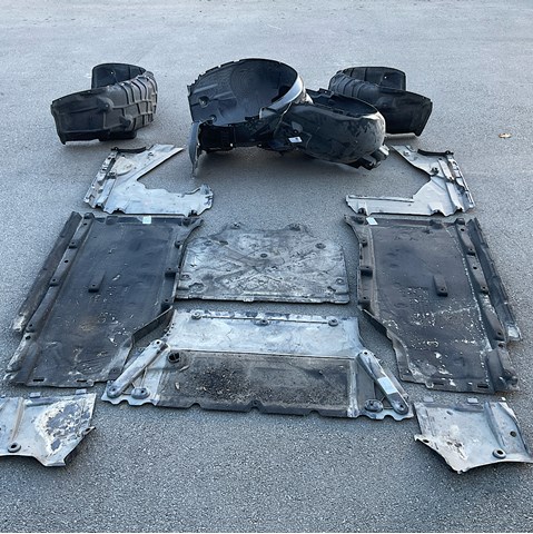 Захист днища, правий 8W0825208A VAG