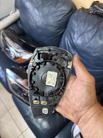 Дзеркальний елемент лівого дзеркала заднього виду 8W0857535G VAG