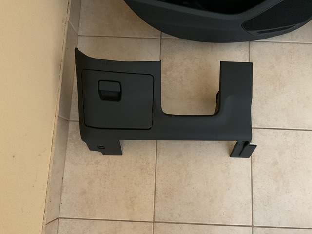 Ящик для рукавичок 8W1880301A6PS VAG