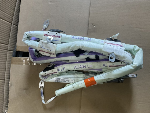 Подушка безпеки, збоку, права, AIRBAG 8W6880742F VAG