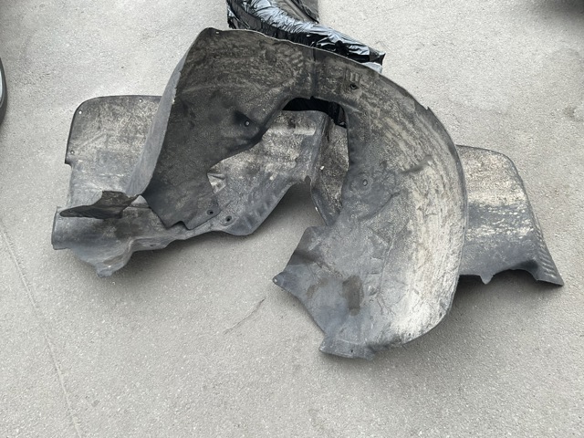 Підкрилок передній правий 95B809962G PORSCHE