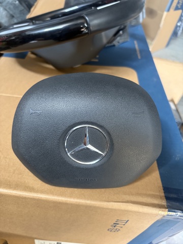 Подушка безпеки водія A1668600002 MERCEDES