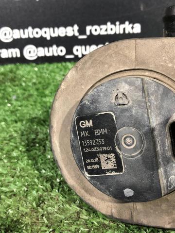 Помпа охолодження 13592753 GM