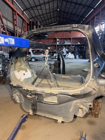 Задня панель багажника 42645089 GM