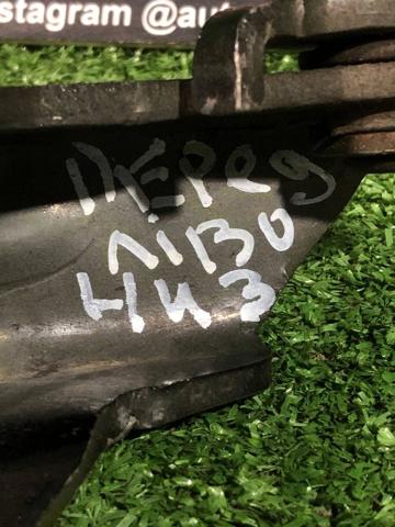 Петля передніх дверей лівих FT4Z5822811A FORD